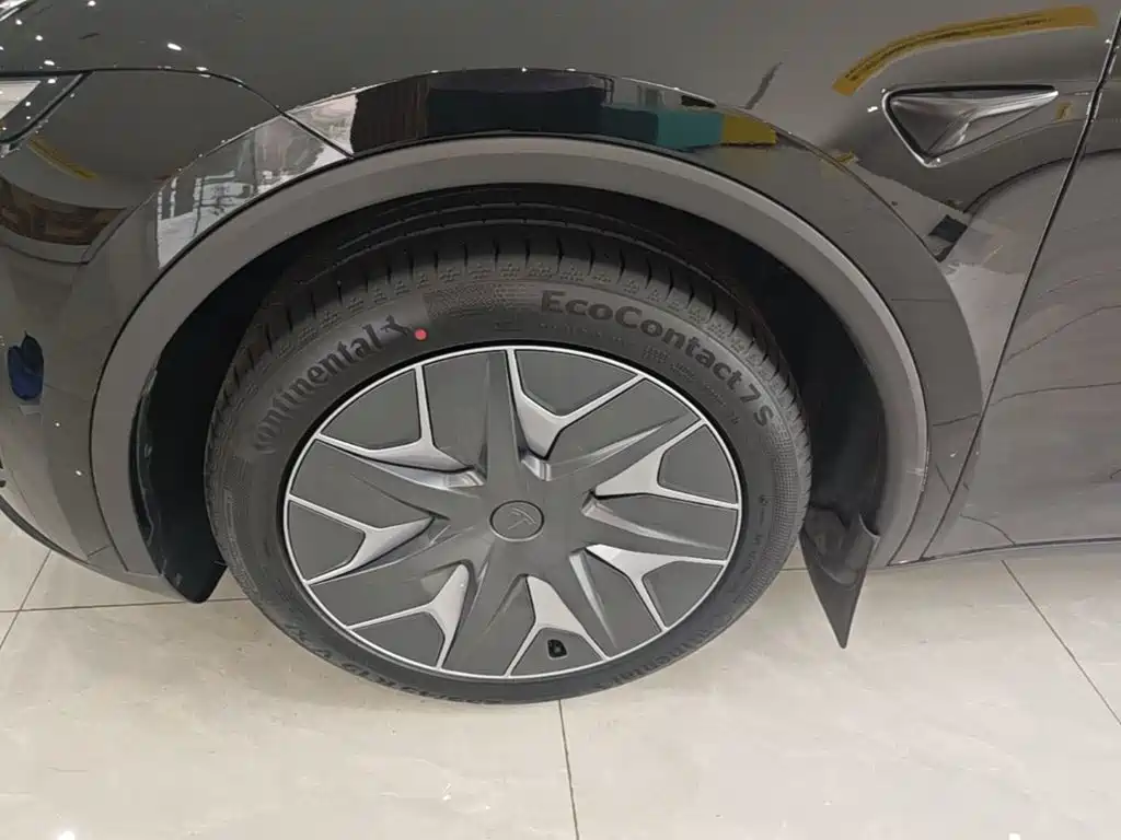 Tesla Model Y L — миниатюра 23