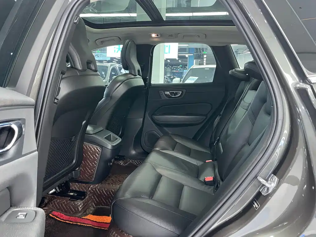Volvo XC60 — миниатюра 5