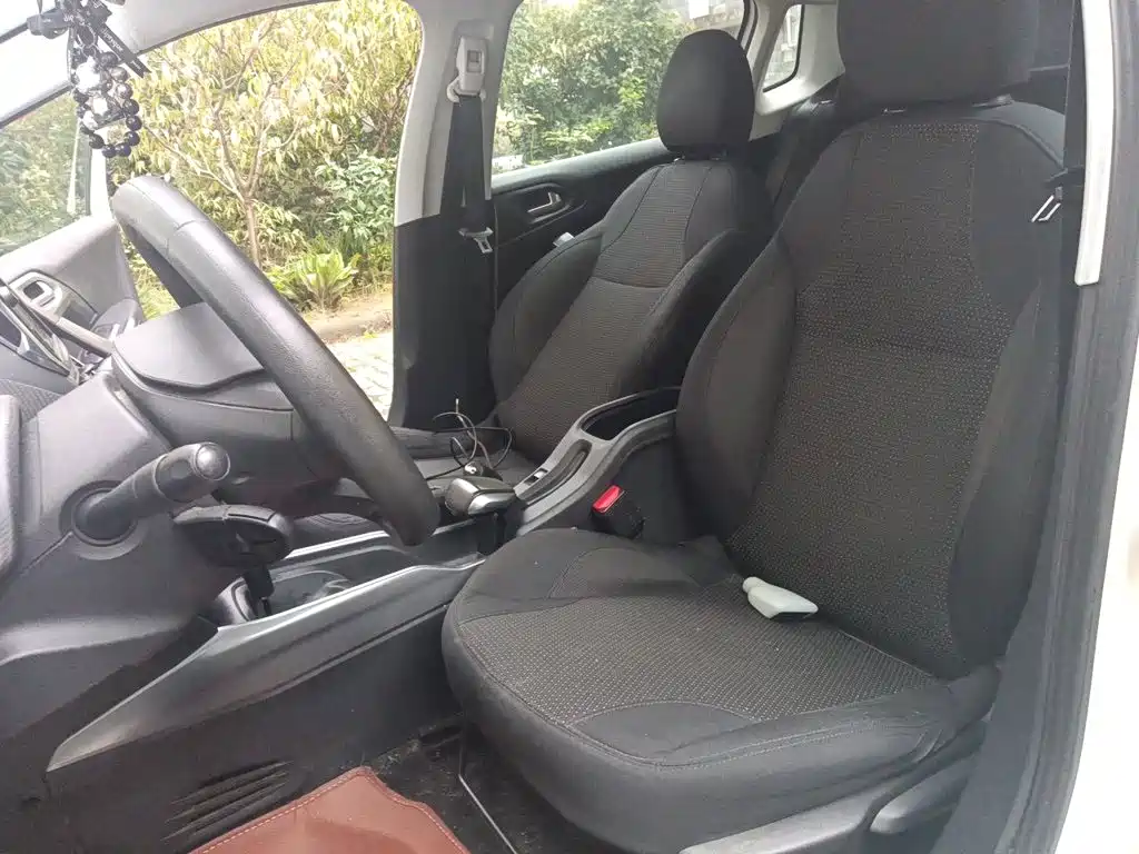 Peugeot 2008 — миниатюра 12