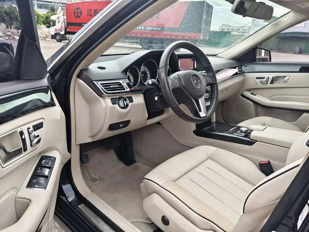 Mercedes-Benz E-Class — миниатюра 8