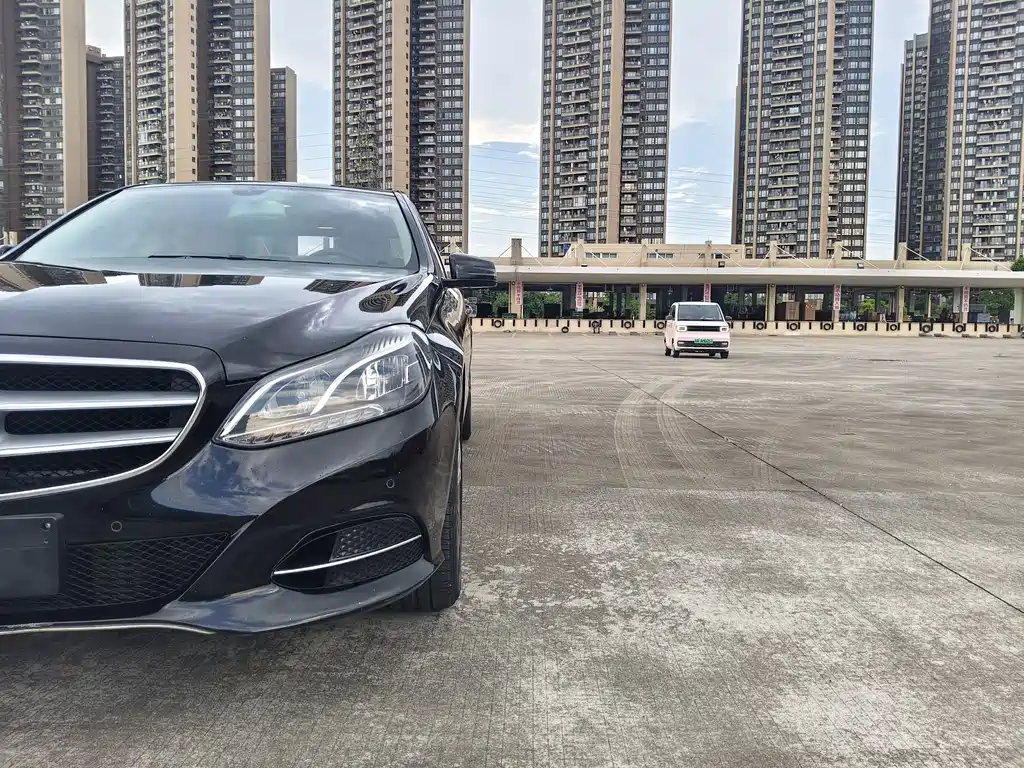 Mercedes-Benz E-Class — миниатюра 17