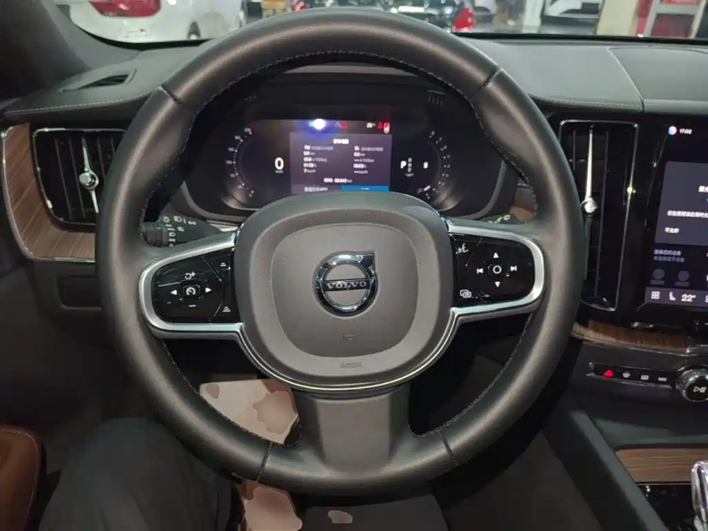 Volvo XC60 — миниатюра 11