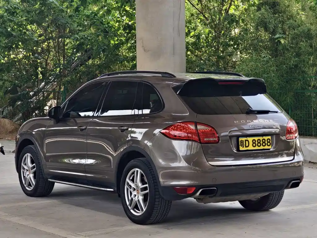 Porsche Cayenne — миниатюра 4