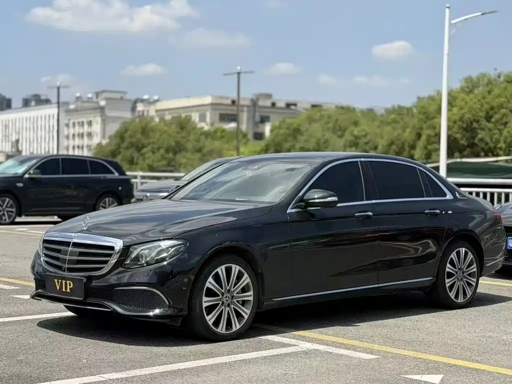 Mercedes-Benz E-Class — миниатюра 3