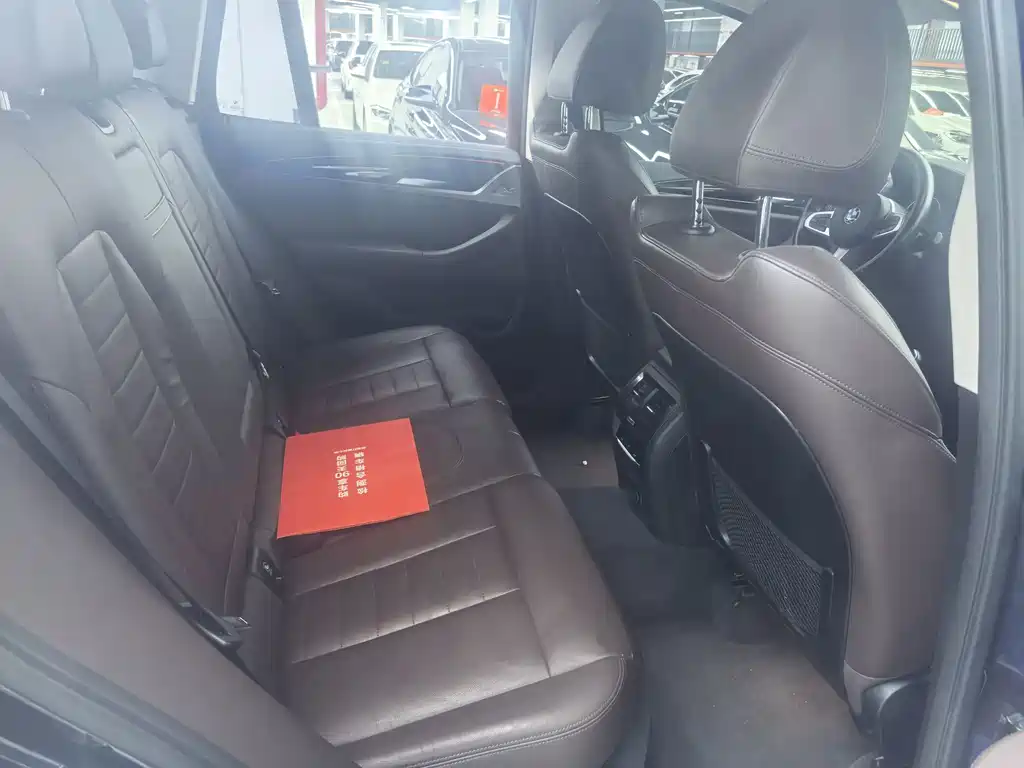 BMW X3 — миниатюра 8