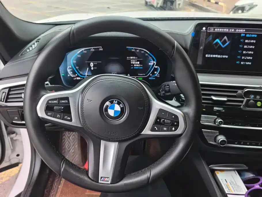 BMW 5 Series New Energy — миниатюра 15