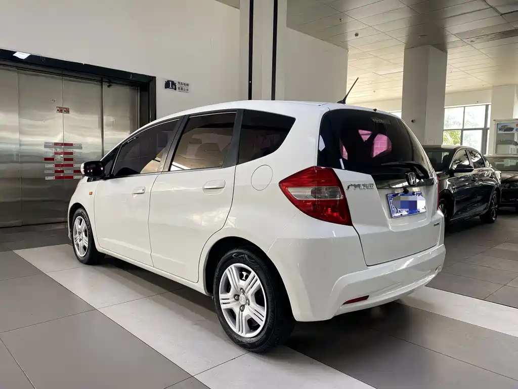 Honda Fit — миниатюра 7