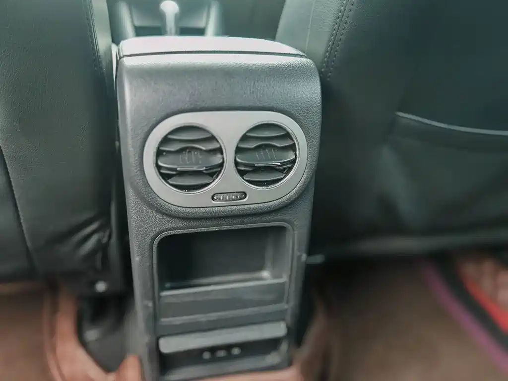 Volkswagen Tiguan — миниатюра 10