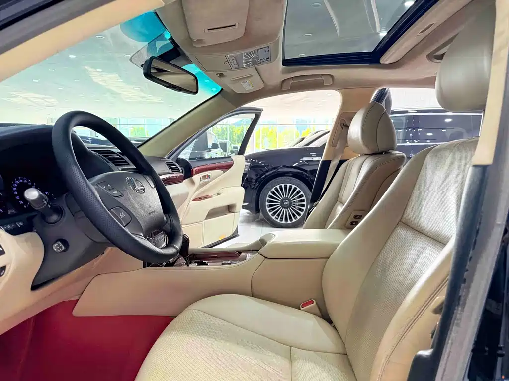 Lexus LS — миниатюра 7