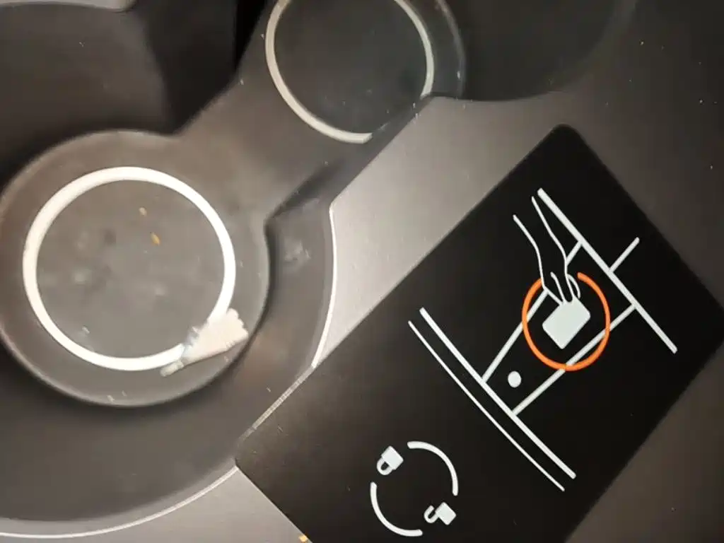 Tesla Model 3 — миниатюра 9