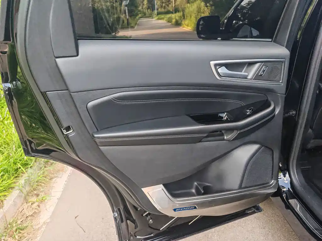 Ford Edge — миниатюра 11
