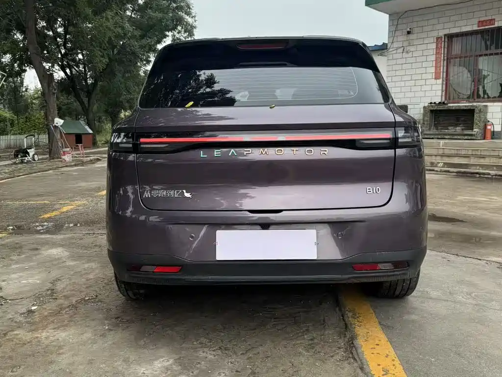 Leapmotor Leapmotor B10 — миниатюра 4
