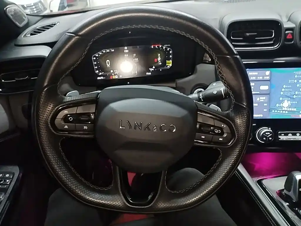 Lynk & Co 03 — миниатюра 11