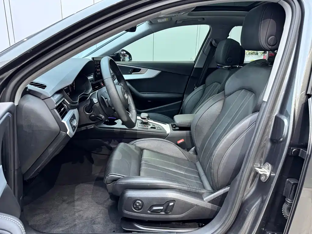 Audi A4L 2022 40 TFSI Luxury