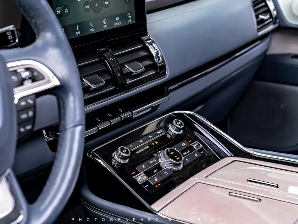 Lincoln Navigator — миниатюра 5