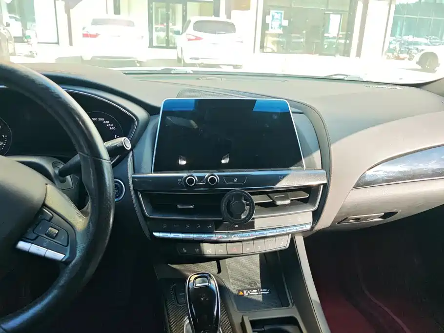 Cadillac CT5 — миниатюра 12