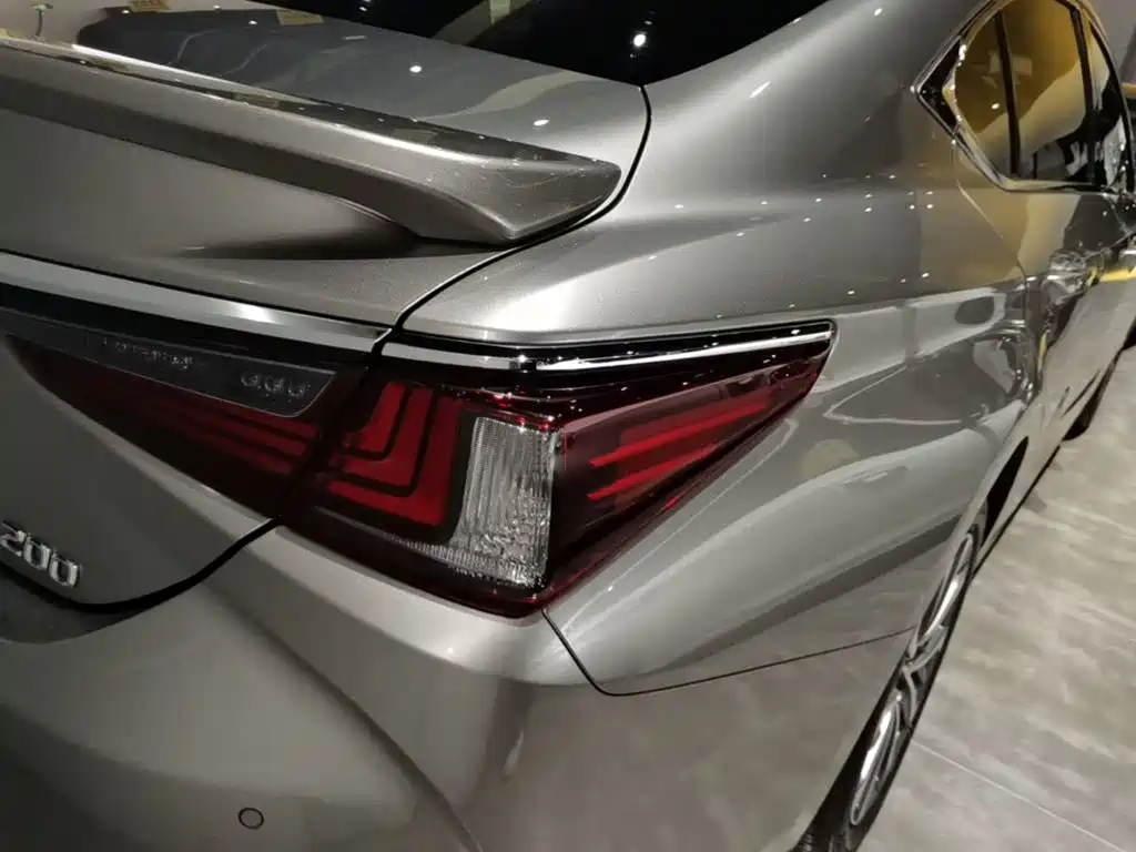 Lexus ES — миниатюра 8