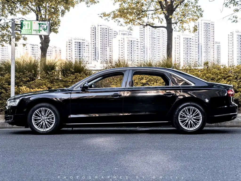 Audi A8 — миниатюра 2