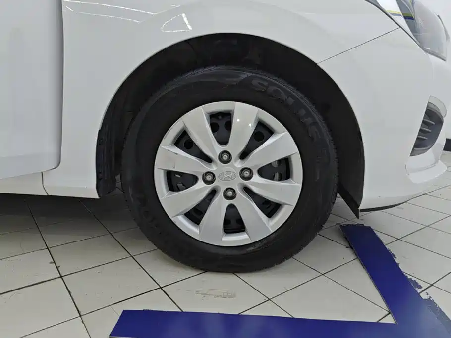 Hyundai Verna — миниатюра 6