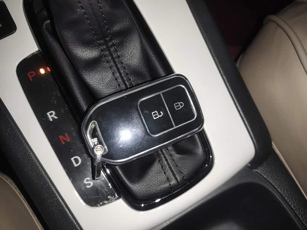Honda Fit 1.5 л 2024 г. Белый, пробег 35700 км