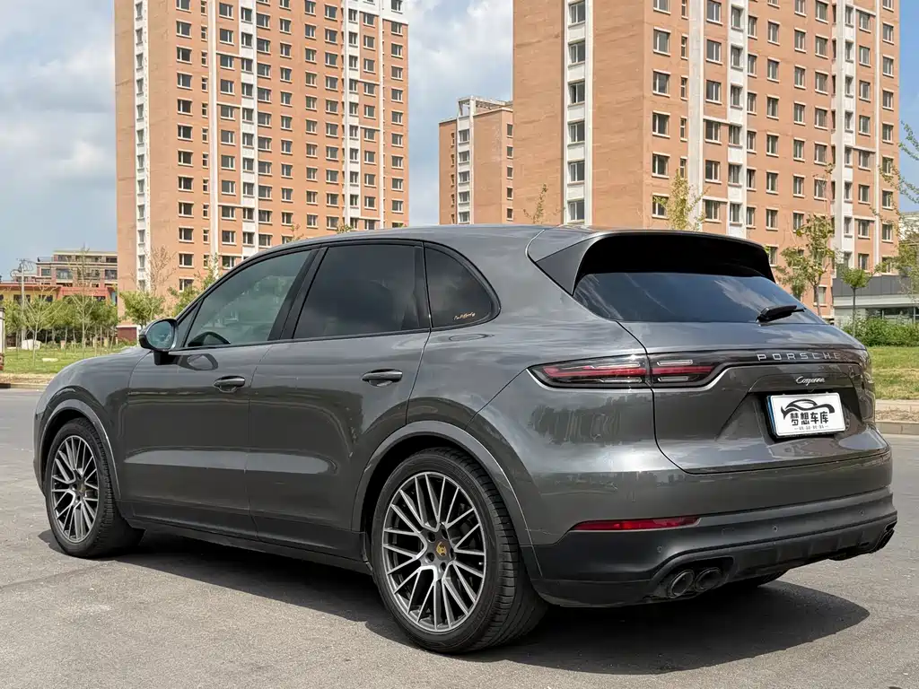 Porsche Cayenne — миниатюра 8