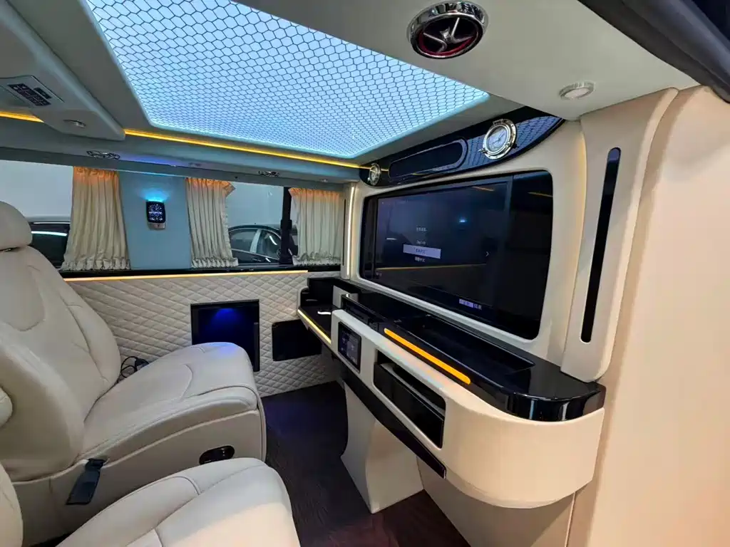 Volkswagen Caravelle — миниатюра 14