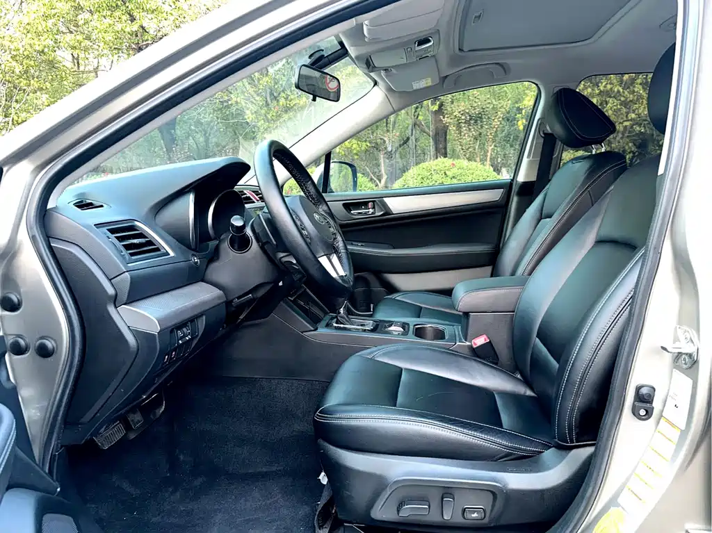 Subaru Outback 2015 2.5i Luxury Navigation Edition