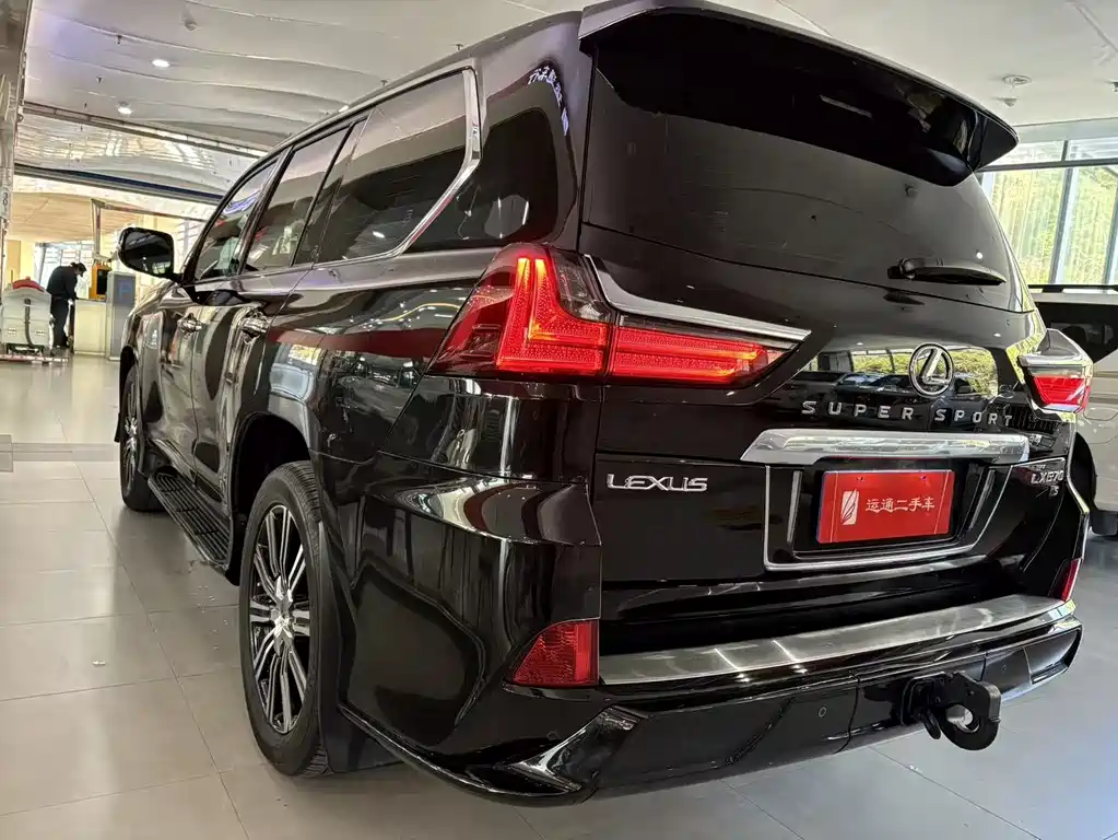 LEXUS LX