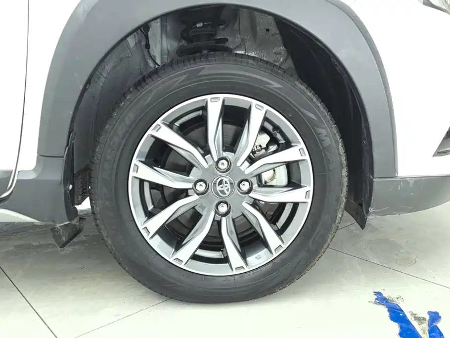 Toyota Yaris L — миниатюра 6
