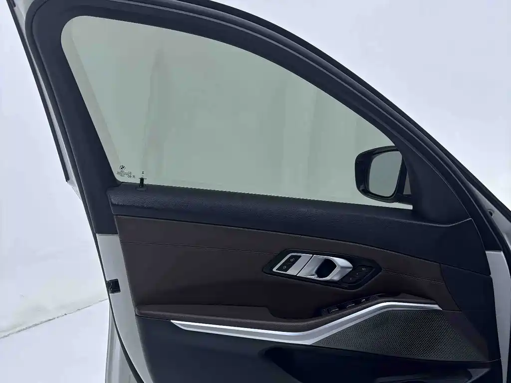 BMW 3 Series — миниатюра 17