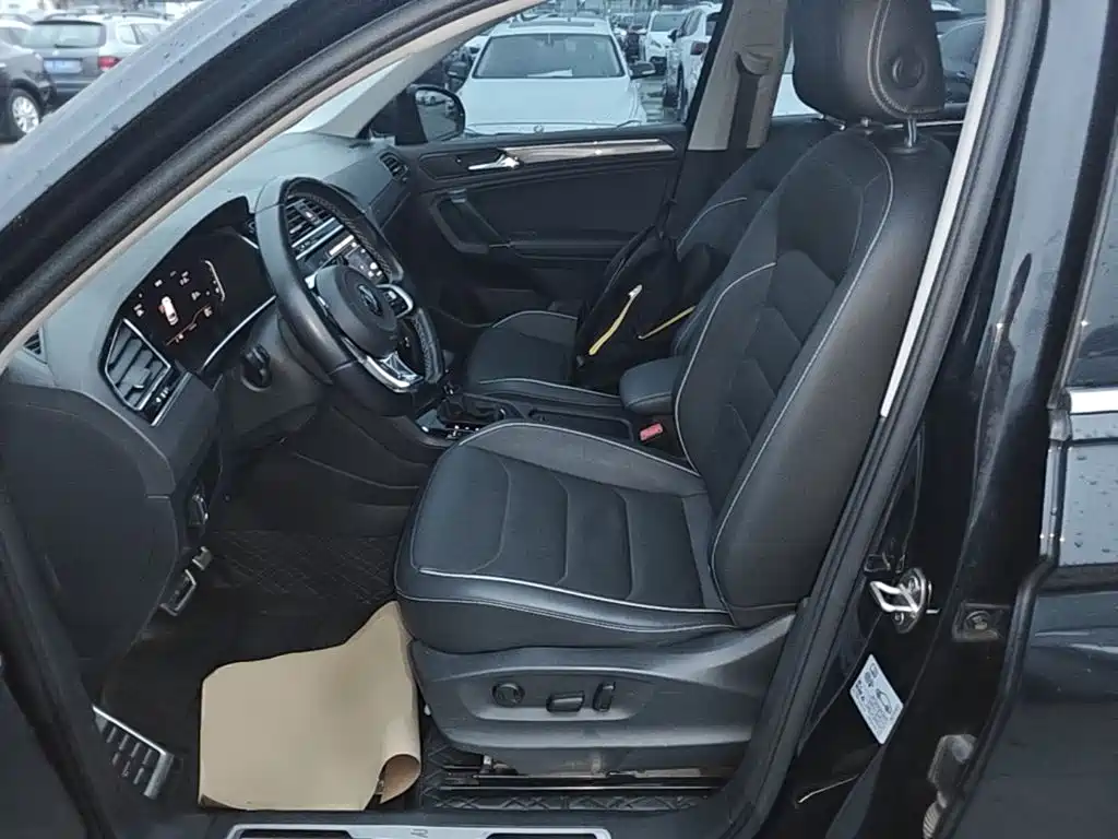 Volkswagen Tiguan L — миниатюра 15