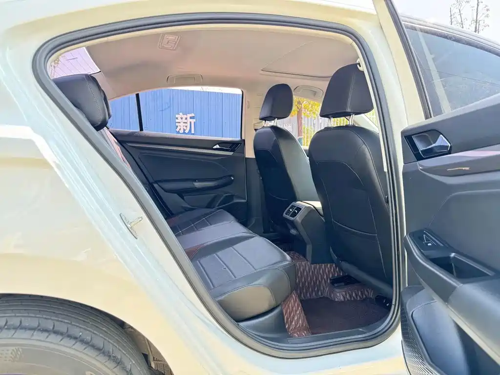 Volkswagen Bora — миниатюра 9