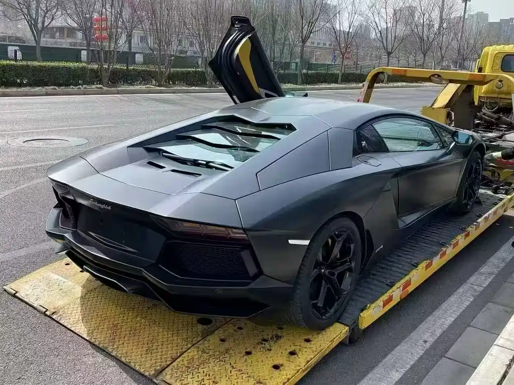 Lamborghini Aventador 2011 LP 700-4