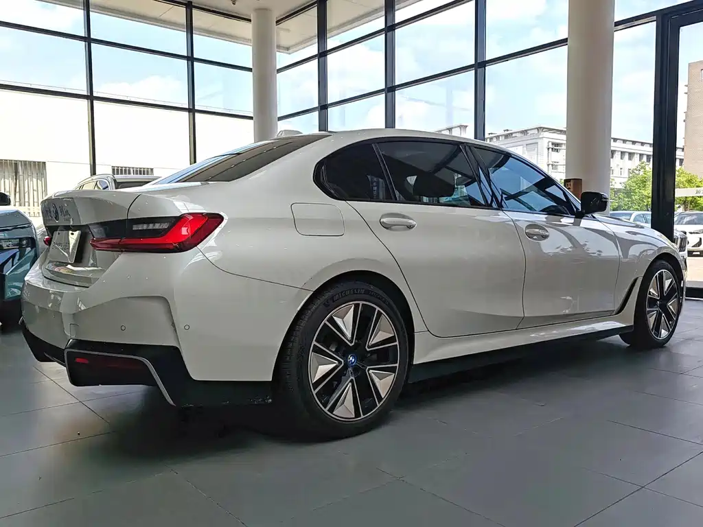 BMW i3 — миниатюра 5