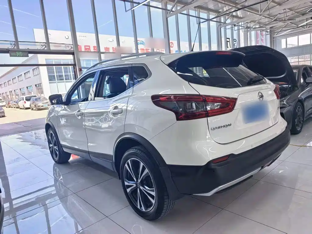 Nissan Qashqai — миниатюра 12