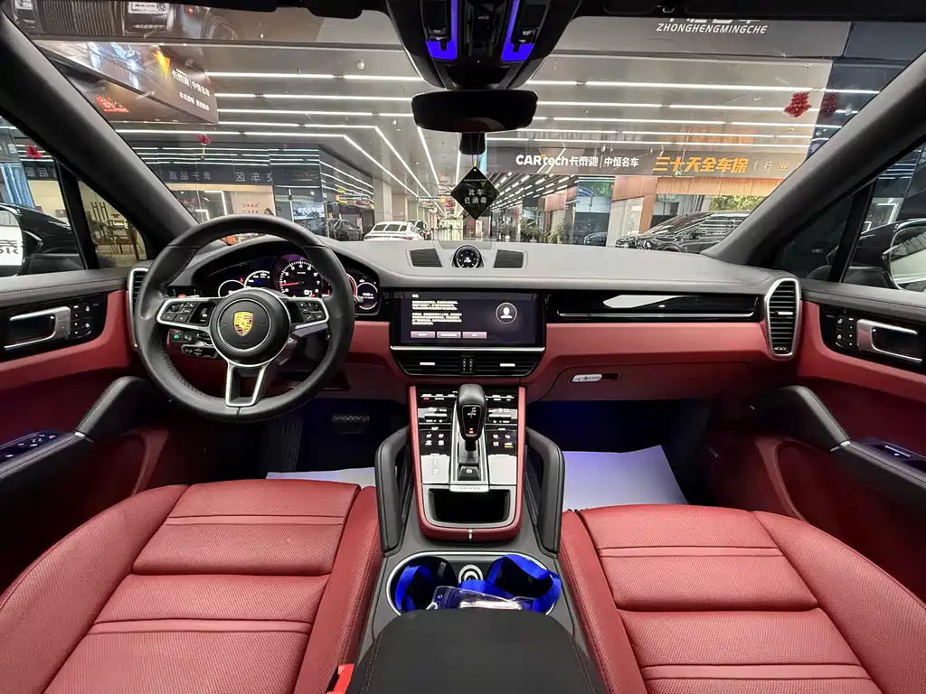 PORSCHE CAYENNE