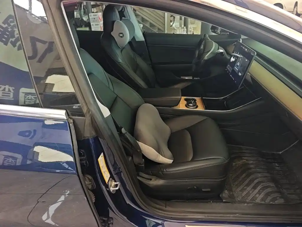 Tesla Model 3 — миниатюра 25