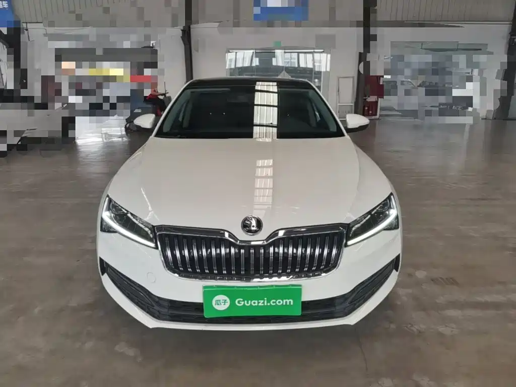 Skoda Superb — миниатюра 3