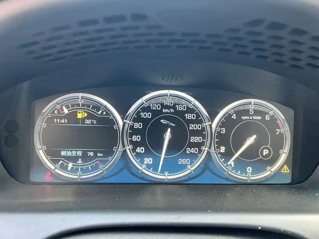 Jaguar XJ — миниатюра 23