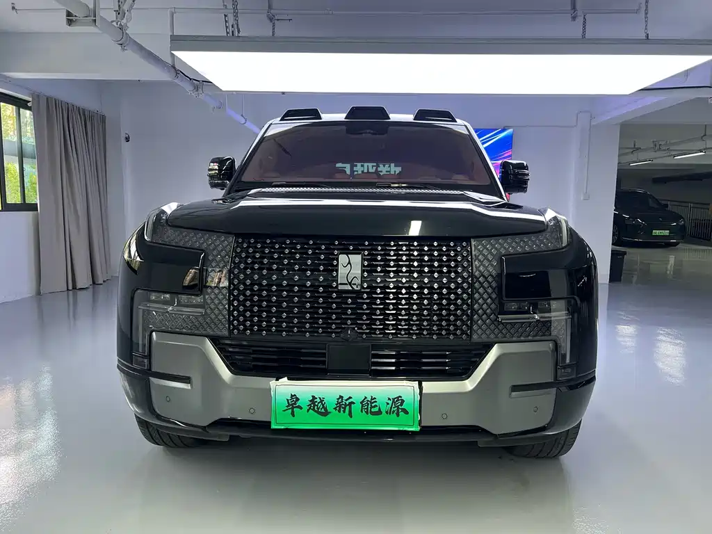 Yangwang Yangwang U8 — миниатюра 2