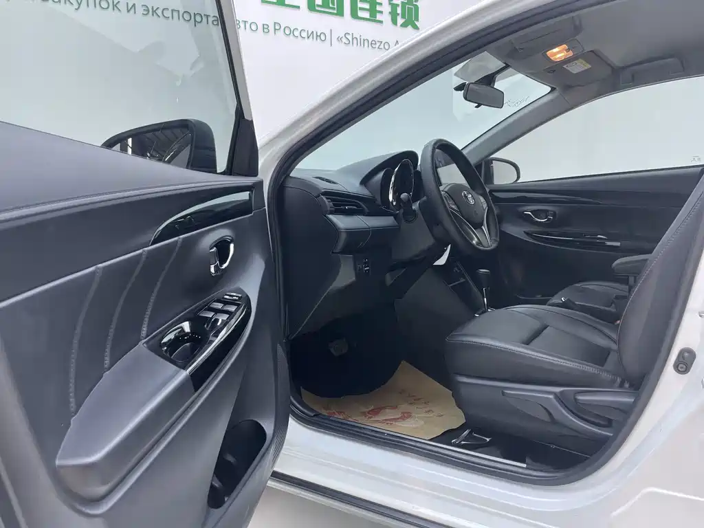 Toyota Yaris L — миниатюра 15