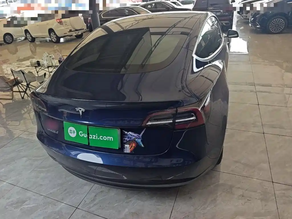 Tesla Model 3 — миниатюра 6