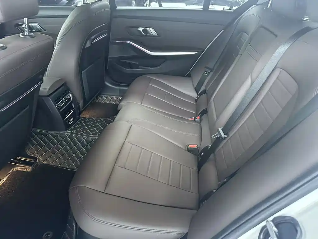 BMW 3 Series — миниатюра 6
