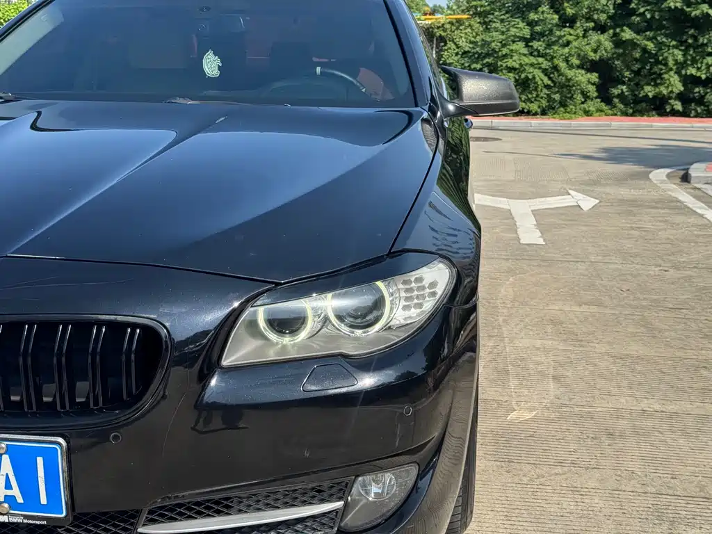 BMW 5 Series — миниатюра 4