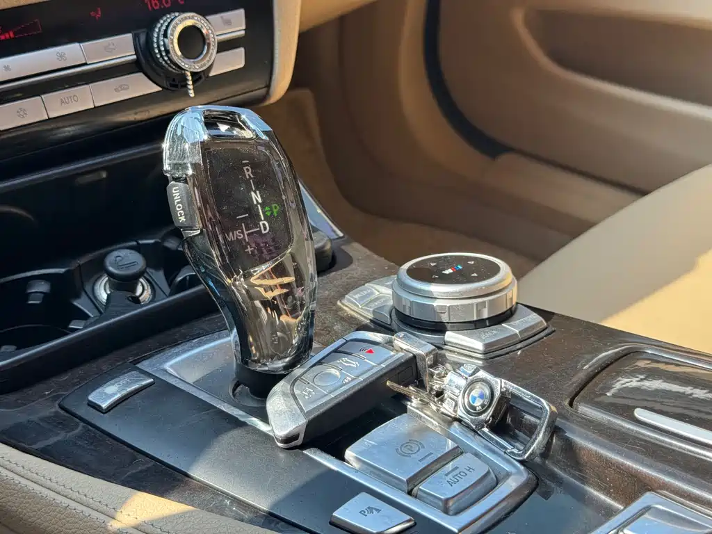 BMW 5 Series — миниатюра 18