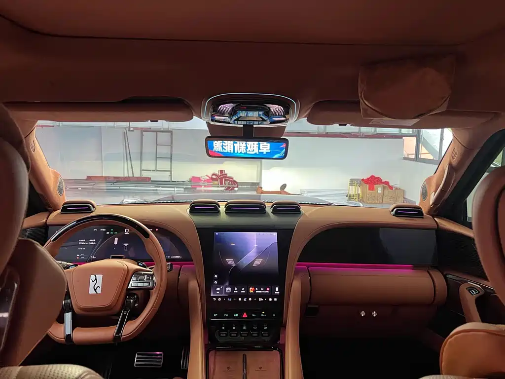 Yangwang Yangwang U8 — миниатюра 4