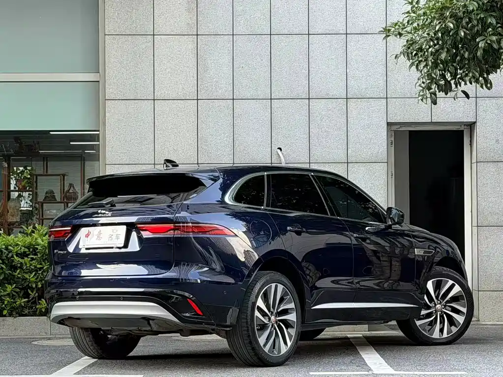 Jaguar F-PACE — миниатюра 5