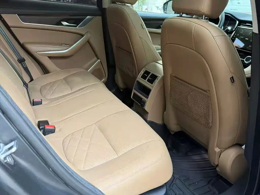 Jaguar F-PACE — миниатюра 12