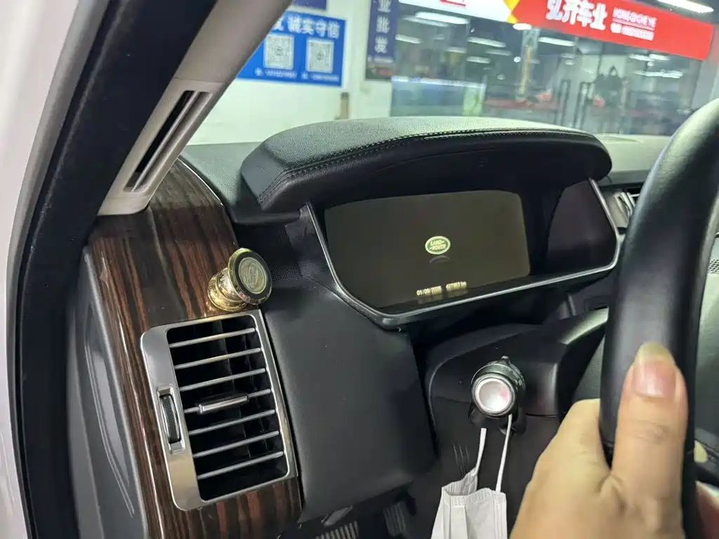 Land Rover Range Rover — миниатюра 13
