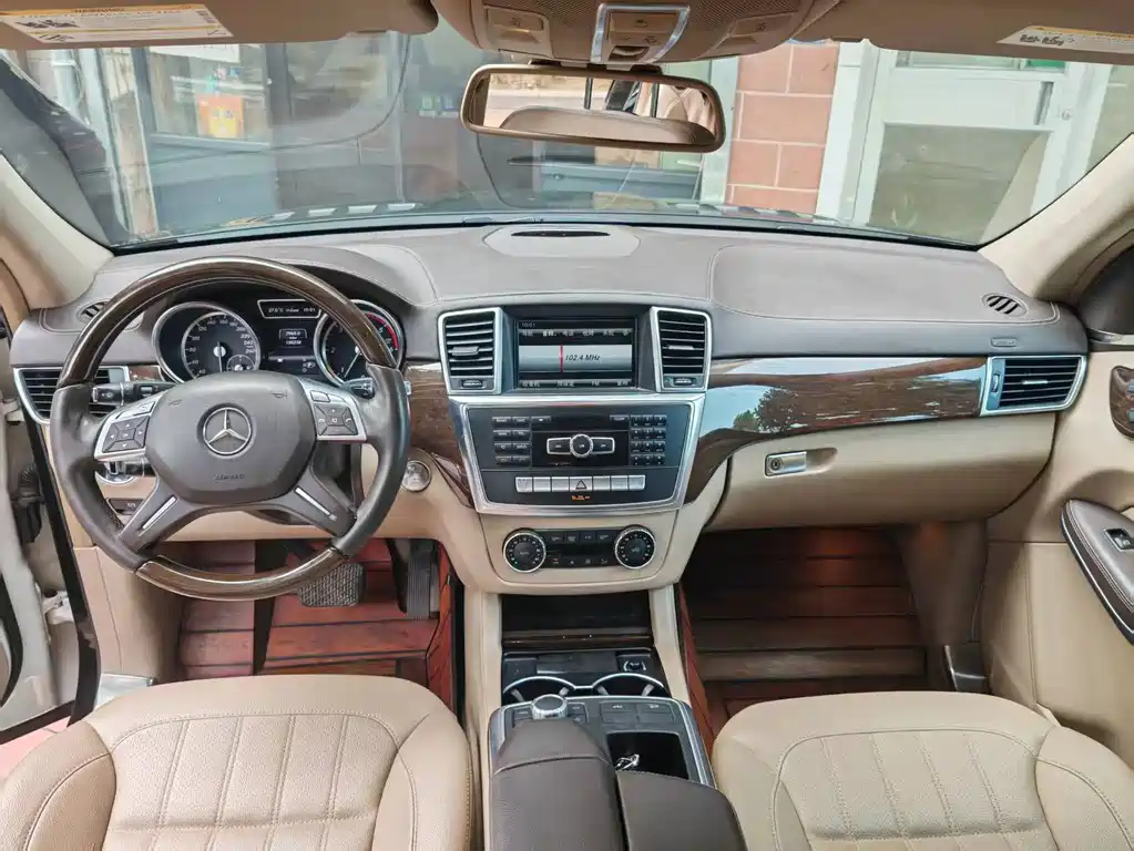 Mercedes-Benz GL-Class — миниатюра 7